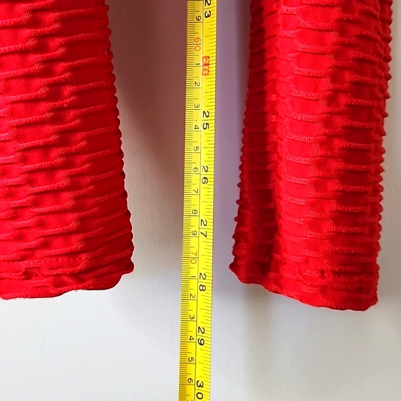 Red Scrunch butt leggings large - Picture 3 of 3